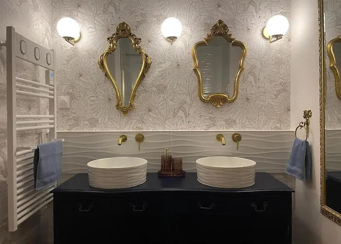 Manoir De - Luxury East Wing *